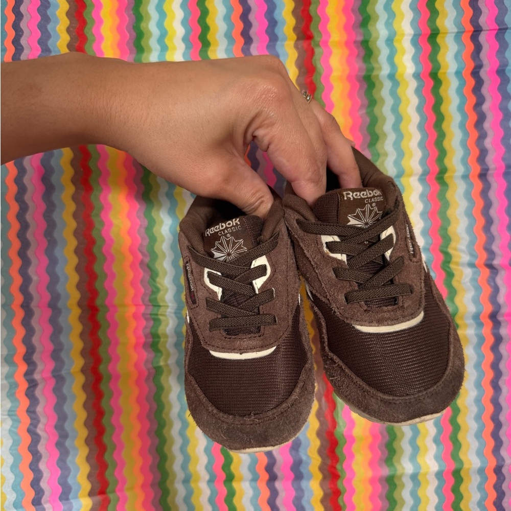 Reebok Kids Brown and Cream Classic Sneakers size 7 - Picture 3 of 5